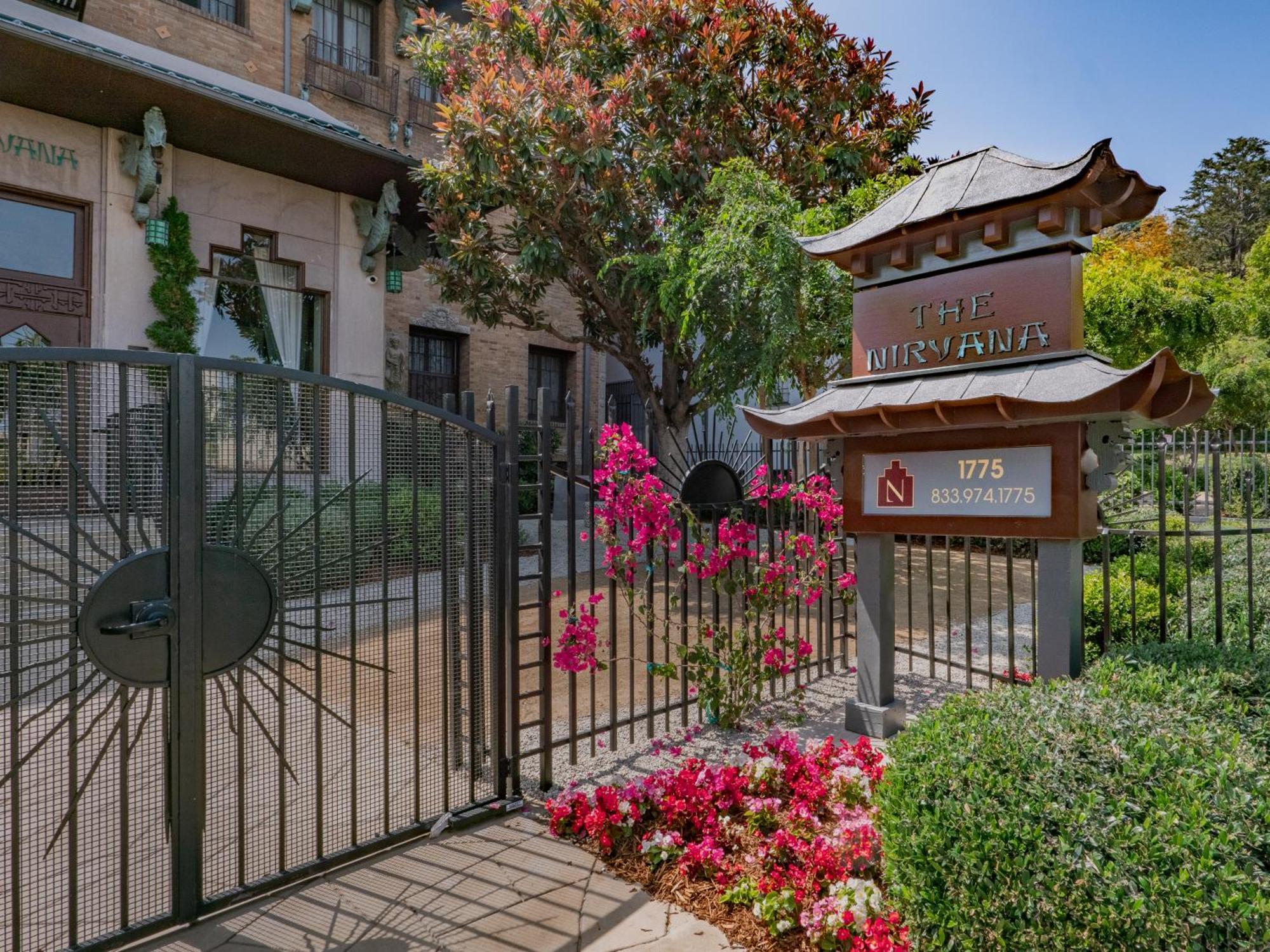 The Nirvana Apartment Hotel, Los Angeles